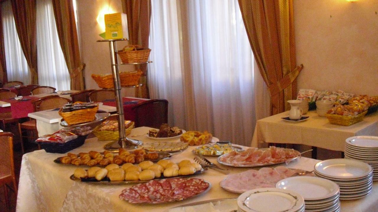 לידו די קאמאיורה Hotel La Palma מראה חיצוני תמונה